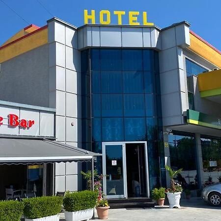 Kompleksi Gjoni Fier Exteriör bild