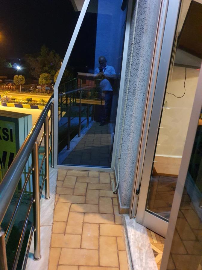 Kompleksi Gjoni Fier Exteriör bild